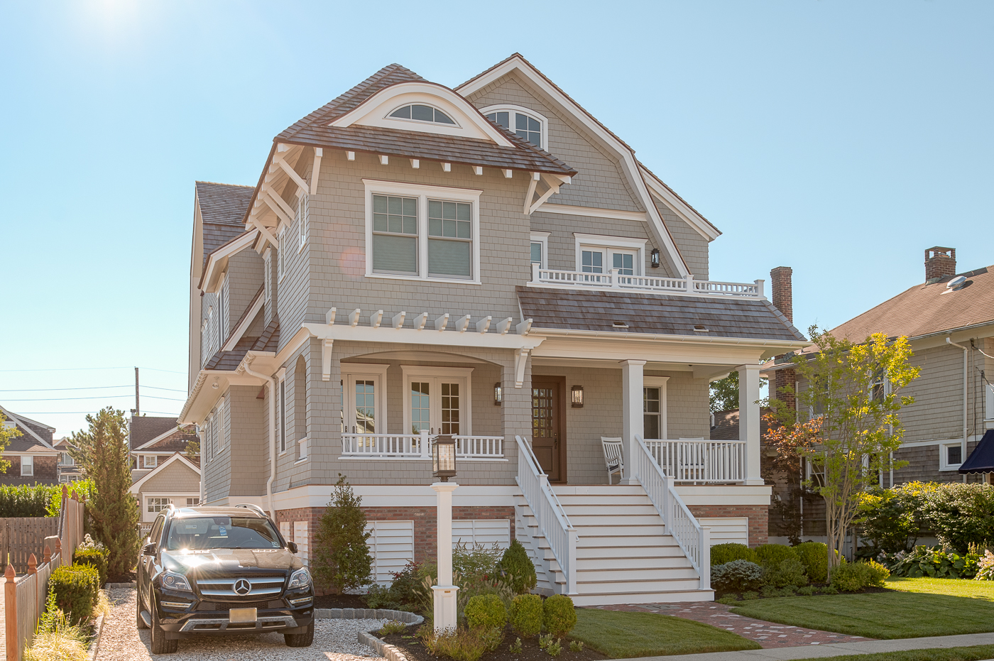 light neutral siding colors are great at boosting curb appeal