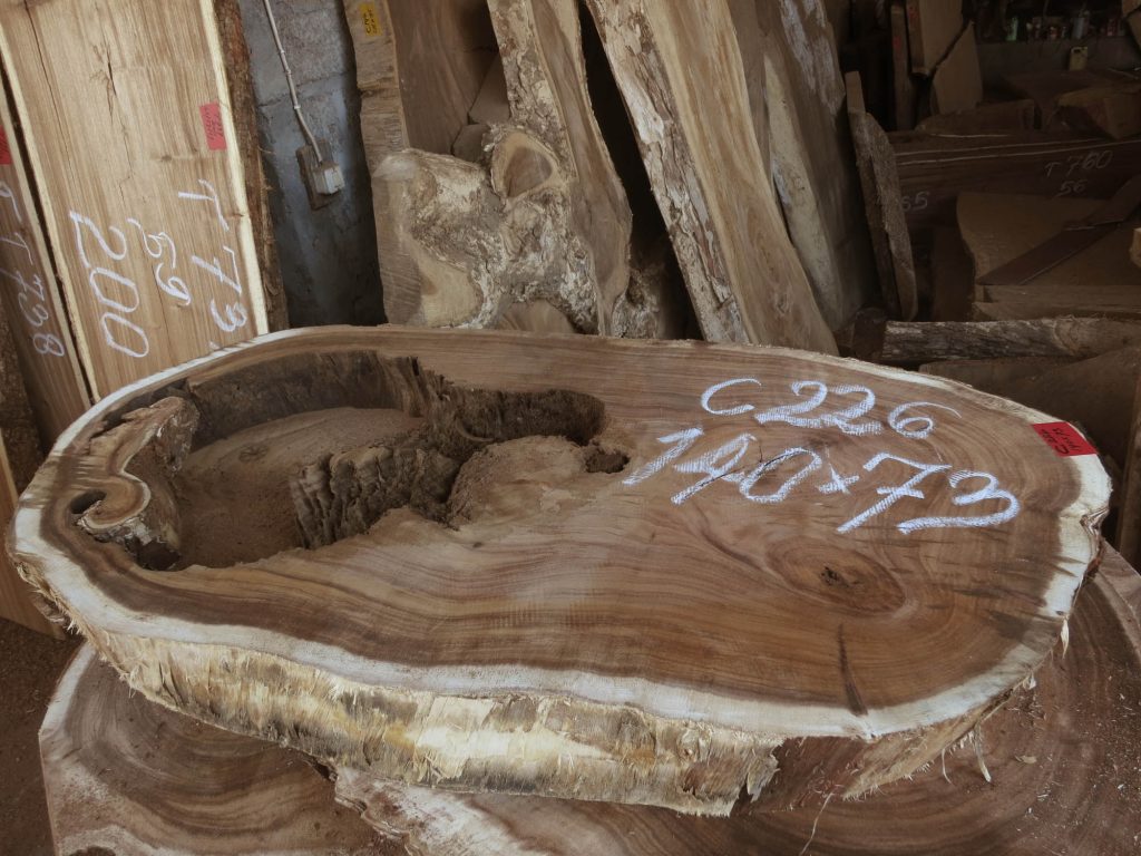 What Is Acacia Wood? Everything You Need To Know. Pros And Cons.