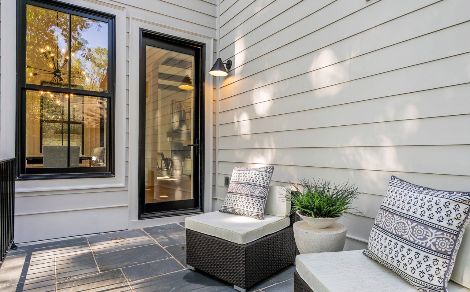 Can Indoor Pillows Be Used Outdoors? Waterproofing