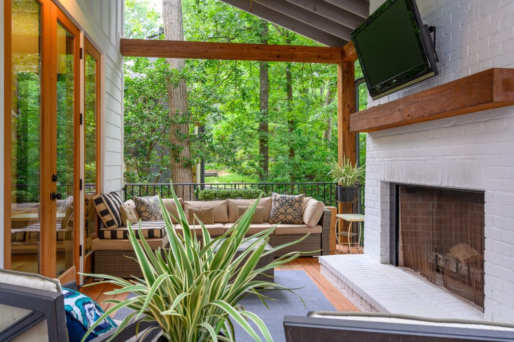 Can Indoor Pillows Be Used Outdoors? Waterproofing