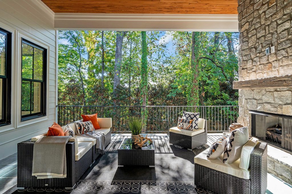 Can Indoor Pillows Be Used Outdoors? Waterproofing