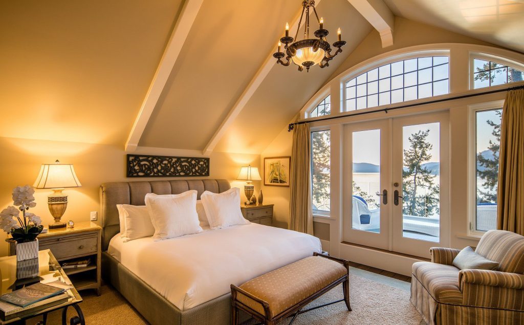 Vaulted Ceilings Pros and Cons Are They Worth It?