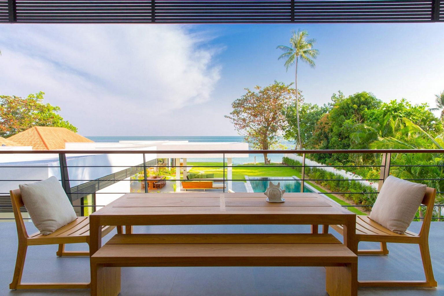 Acacia Wood Outdoor Furniture Pros & Cons Does It Hold Up?