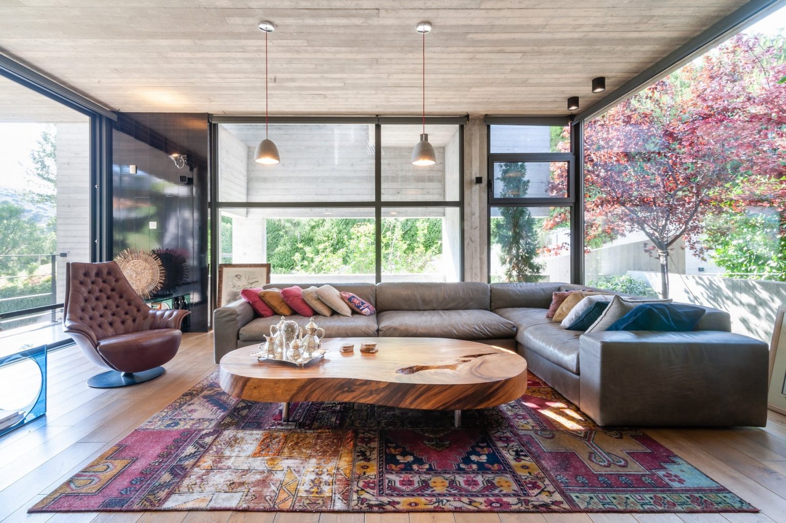 Do Black Windows Fade? Fiberglass, UPVC & Aluminum.