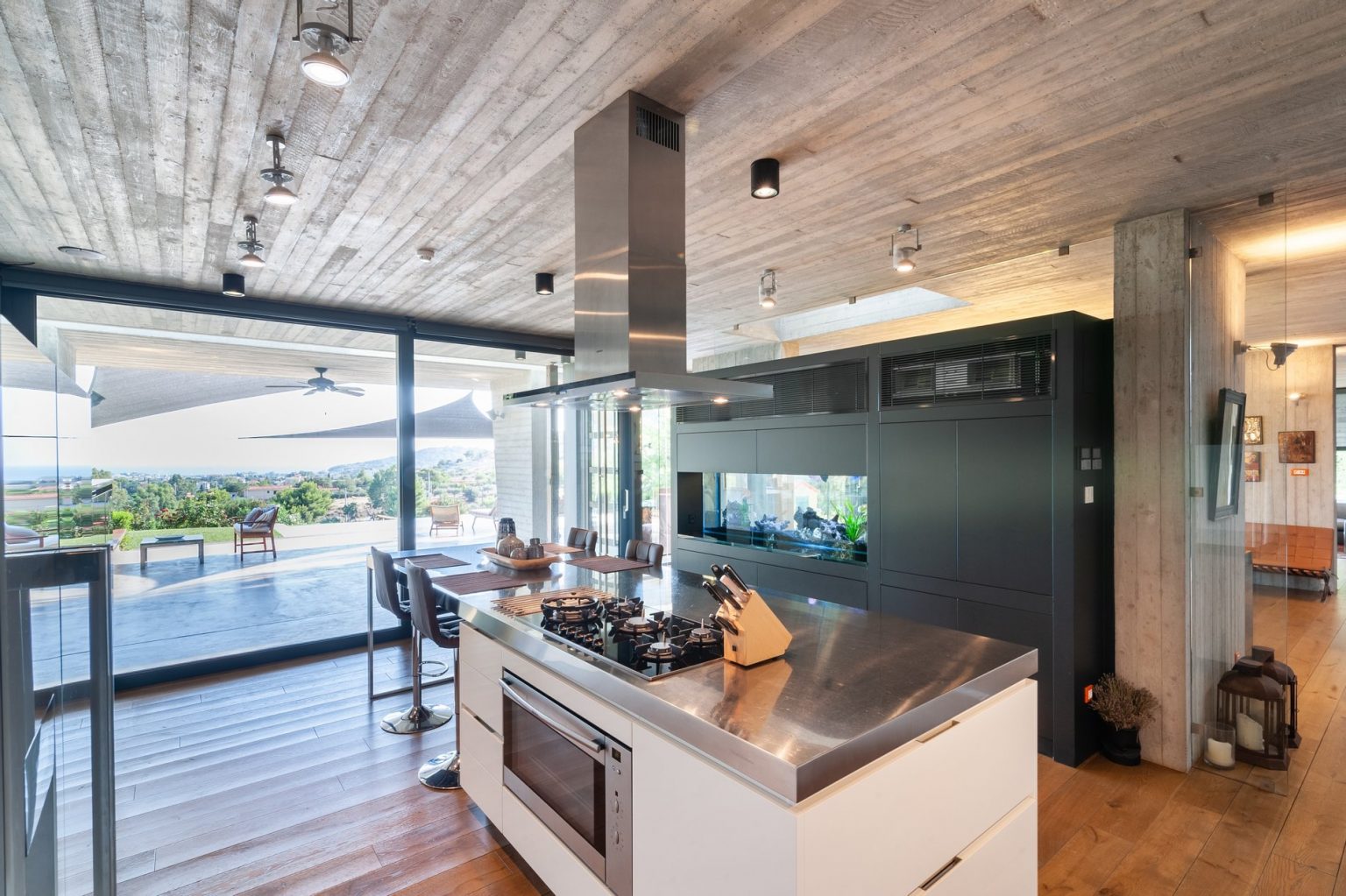 Do Black Windows Fade? Fiberglass, UPVC & Aluminum.