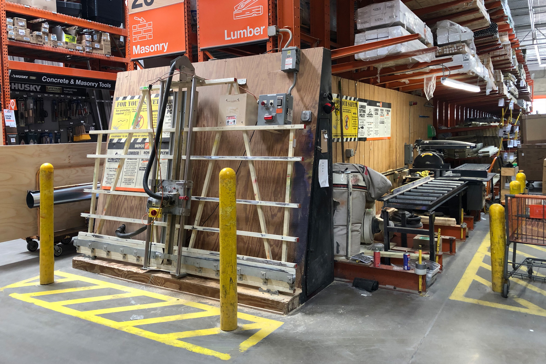 Home Depot cuts wood for free cutting station panel saw