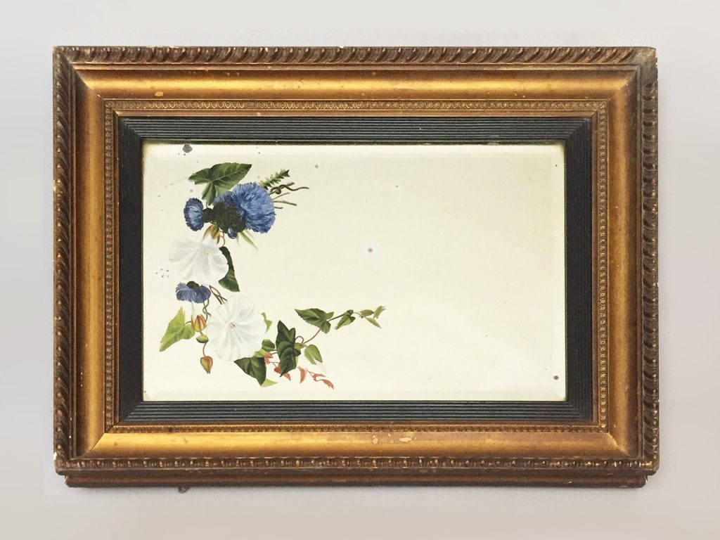 What Kind Of Paint Sticks To Mirrors?