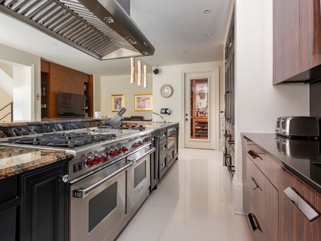 Can You Use An Oven To Heat Your House?