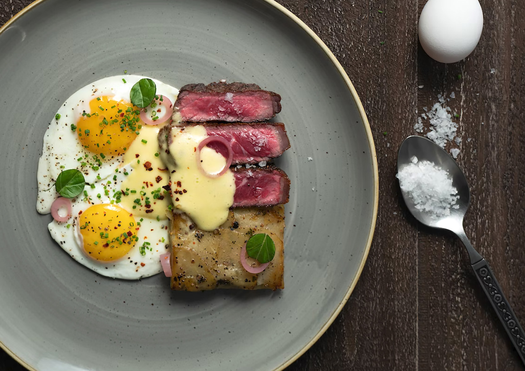 what is blue steak - blue steak and eggs with cheese sauce