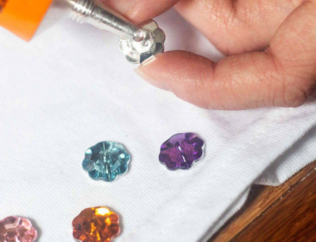 Does Gorilla Glue Work On Fabric? Modern Design