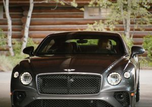 what car does Beth Dutton drive in Yellowstone 2022 Bentley Continental GT coupe 1.0
