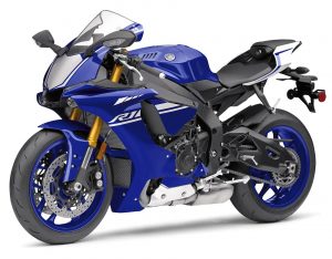 Yamaha R6 vs R1 - R1 right side view1.0
