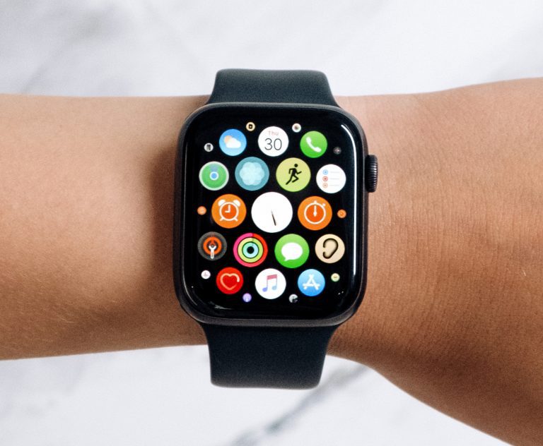 Does Apple Watch Come Charged?